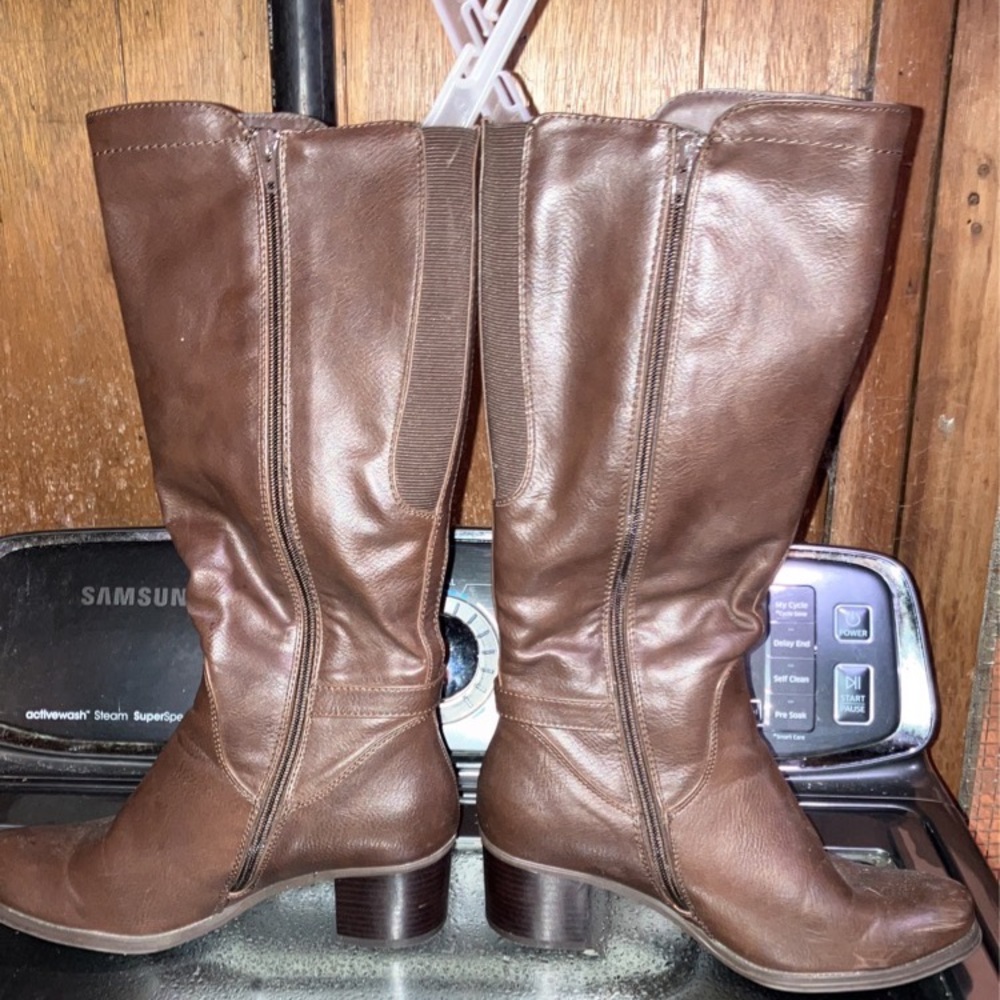Women’s Leather knee high brown boots